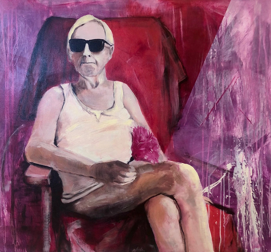 Painting in purple colors of older woman cross-legged wearing glasses. Art show named HEREVA by Aida Miró